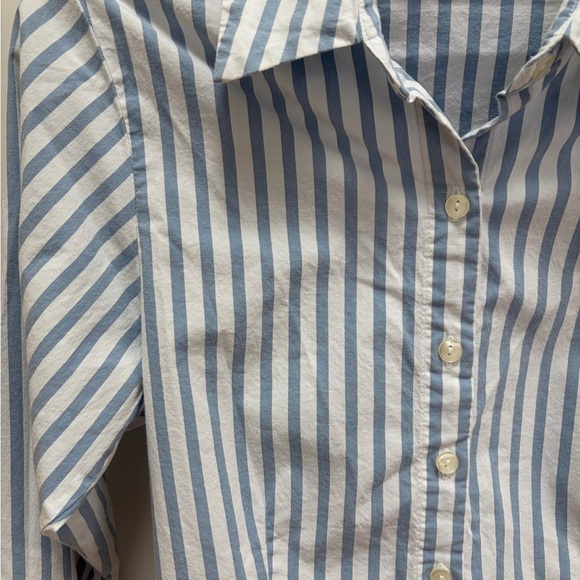 Abercrombie & Fitch Light Blue and White Striped Button-Down Shirt - Picture 3 of 4